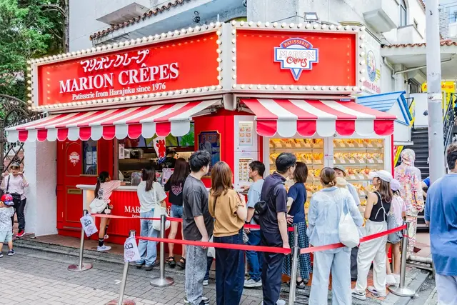 Marion Crepes shop and visitors on Takeshita Street